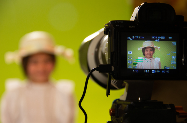 Con 7 años y un encanto sin igual, la “gnomita” Aimé explica con sus palabras cómo es la vida de los distintos bichos de campo