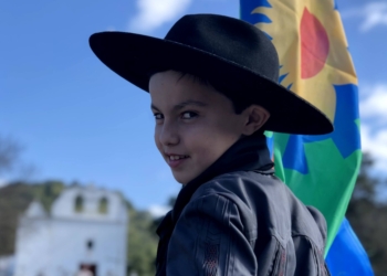 La emotiva historia del pequeño Milo, quien sana cantando folklore en vivo y cabalgó 56 días junto a los gauchos de Güemes