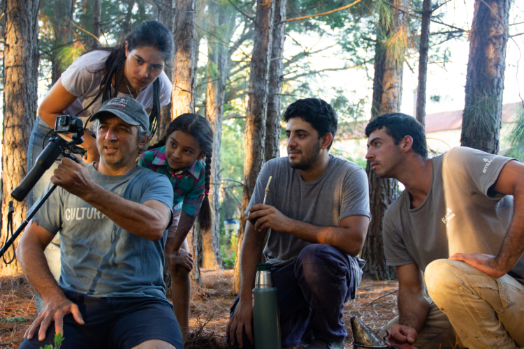 Con 7 años y un encanto sin igual, la “gnomita” Aimé explica con sus palabras cómo es la vida de los distintos bichos de campo