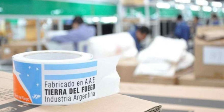 El gobierno de Alberto Fernández extendió hasta el 2038 un régimen que perjudica a la mayor parte de los argentinos