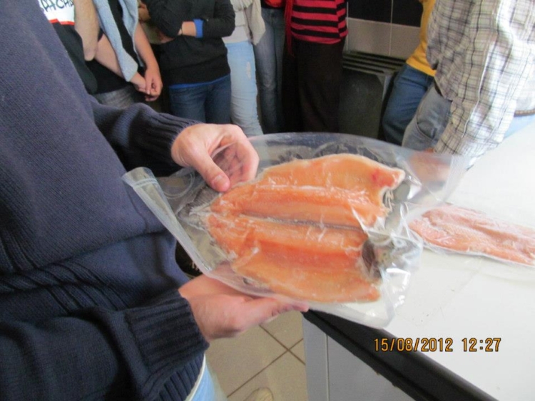 Todo comenzó pescando mojarritas: Sergio Salas cumplió su sueño de criar y sembrar truchas “con acento cordobés” en Traslasierra