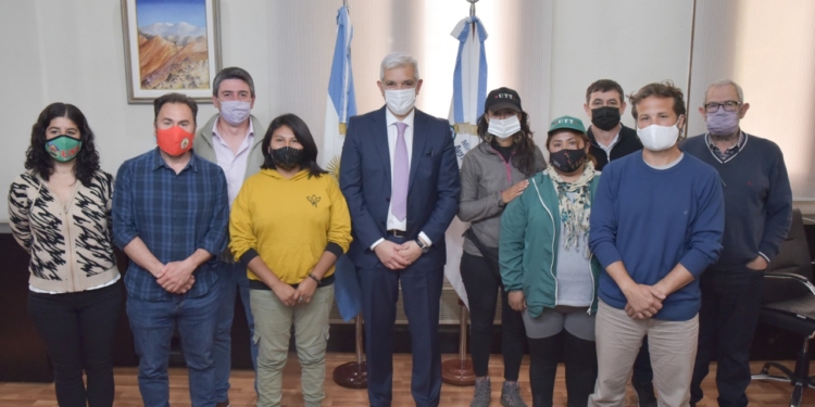 Promesas del ministro Domínguez al “otro campo”: Volvería el monotributo social agropecuario y reglamentarían por fin la Ley de Agricultura Familiar