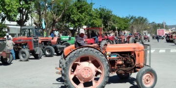 “Es sequía y es saqueo”: Productores de San Juan realizaron un tractorazo por la falta de mantenimiento de los canales de riego