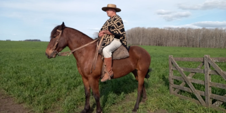 Manuel Samartino explica cuál es el secreto de su trabajo con los caballos en Rauch: “Si te entregaran a un Messi, la habilidad de un domador consiste en no desaprovechar esas capacidades”