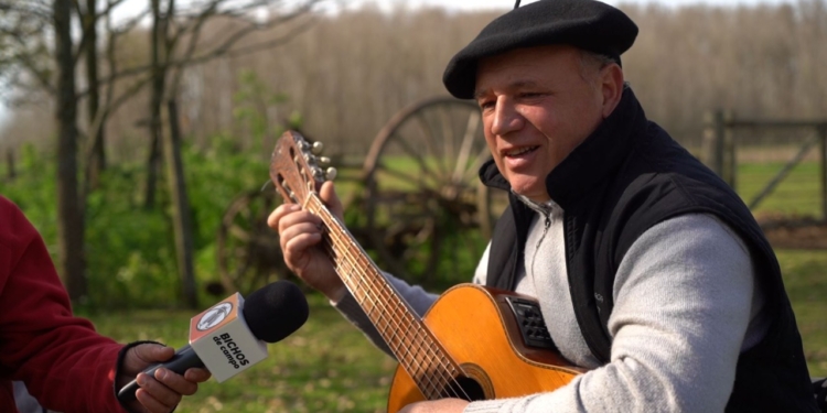 Cantautor de los pagos de Rauch, Nieves Acosta busca mantener siempre vigente el canto surero: “La idea es que lo que nosotros vivimos no se pierda”, define