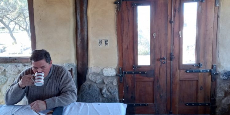 José Zarco construyó su propio paraíso arriba de los cerros: Un agrónomo que se especializó en mejorar el paisaje con materiales del mismo paisaje