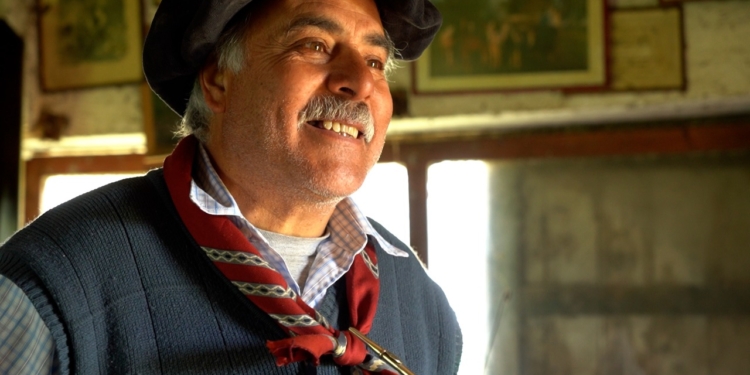 Valentín Verea de Rauch, soguero por vocación, trabaja como lo hacían los gauchos dos siglos atrás: “Por más explicación que tenga, uno lo tiene que ver”, asegura