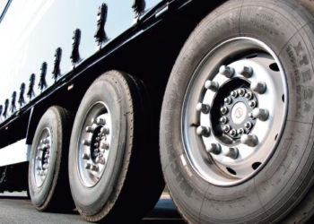 Transportar cargas en camión se encareció más de 38% en lo que va del año; los neumáticos casi el doble