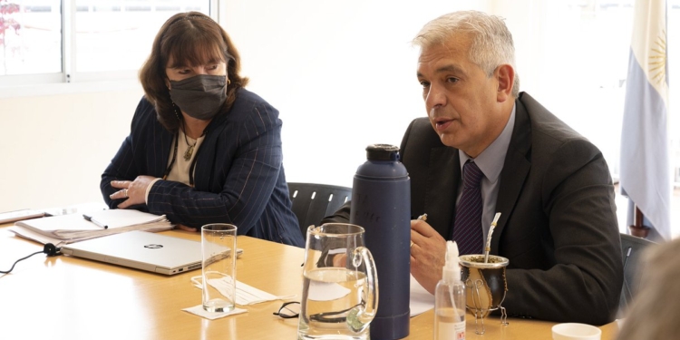 ¿Puede el INTA confundir el stock bovino con la producción de carne? Si deja utilizar su prestigio para hacer política, seguro quedará pINTAdo