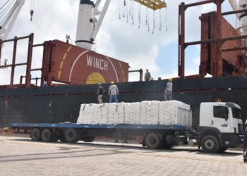 Luego de quince años sin negocios, salieron 10 mil toneladas de harina de trigo hacia Cuba