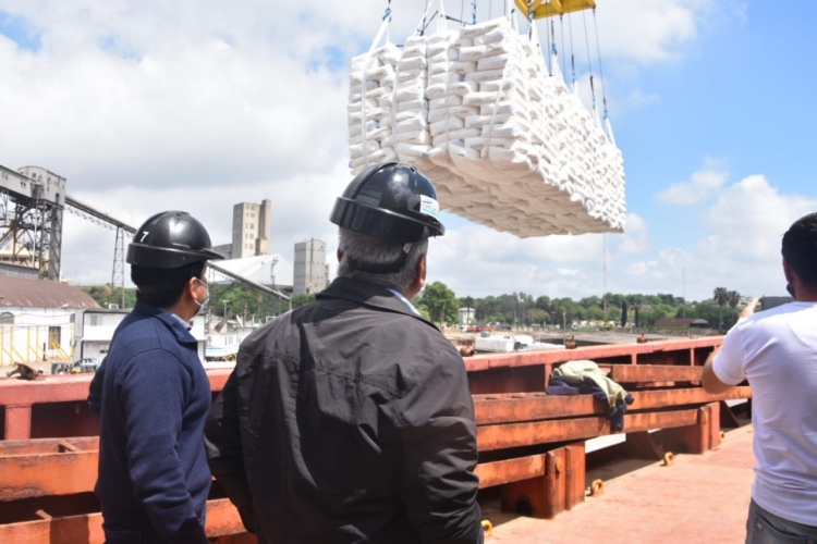 Luego de quince años sin negocios, salieron 10 mil toneladas de harina de trigo hacia Cuba