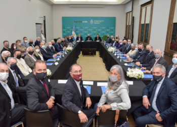 Bienes culturales: Como había prometido, el ministro Domínguez comenzó a hablar con el INTA y las Universidades para definir el saldo exportable de trigo, maíz y carne