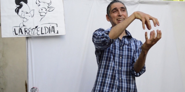 El veganismo ilustrado: Para el nutricionista Juan Esteche, “hay evidencia científica de que la proteína animal daña la salud pero muchos profesionales desoyen a la ciencia”