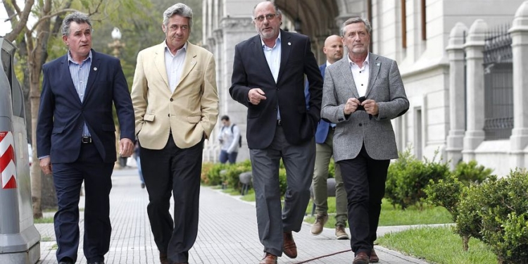 Los cuatro latinos: Luego del “sabor a poco”, la Mesa de Enlace ensaya “un paso adelante” para las carnes y “malas señales” para el maíz