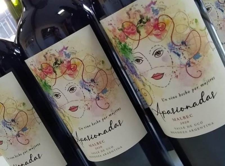 Mujeres Rurales al frente: Carina y Alicia integran “Mujeres de la Viña” y lanzaron “Apasionadas”, su propia línea de vinos artesanales