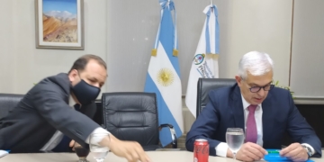 El secretario de Agricultura puso en duda que se liberen los stocks de vaca conserva acumulados y confirmó que monitorean trigo y maíz