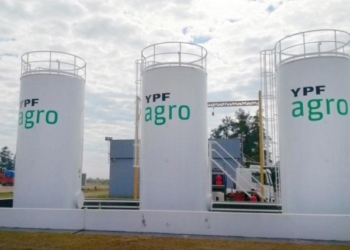 En una medida insólita, el gobierno descontará retenciones a las petroleras que exporten productos agroindustriales: YPF será la gran beneficiada