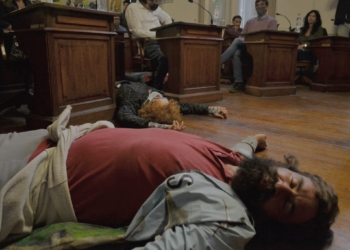 ¡No fumiguen la democracia! Como la nueva ordenanza sobre agroquímicos no les gustaba, activistas impidieron una sesión del Concejo Deliberante de Tandil