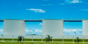 Brasil mantiene el corte de biodiésel del 10% en 2022 y la cadena agroindustrial salió a criticar la medida con los tapones de punta