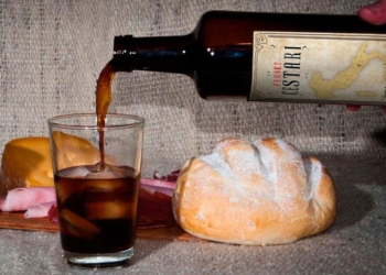 Como un brujo de las pociones, Nicolás Cestari se animó a abrir una pequeña destilería y revivió la vieja receta de fernet de su abuelo