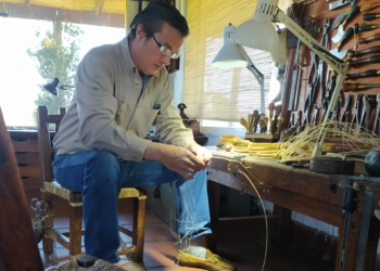 Escondido entre las sierras de Tandil, el soguero Pablo Lozano convirtió ese viejo oficio rural en un arte que trasciende las fronteras