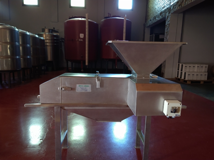 Al pie de las Sierras Azules, Gustavo Uajardo vela por la producción de los vinos Summus, que ya llevan ganados más de 40 medallas