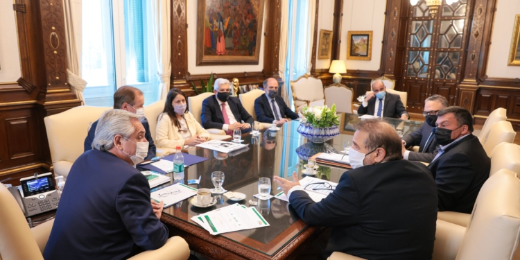 Alberto Fernández se reunió con el presidente de Soychú para prometer ayuda luego del incendio devastador