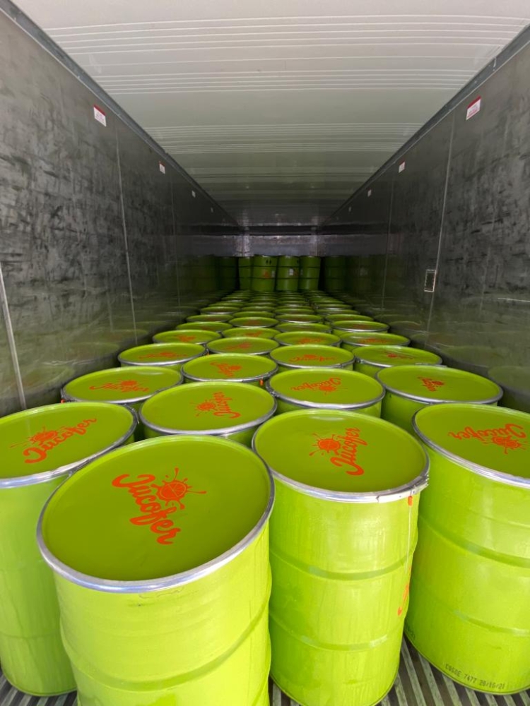 Jucofer: Cumplió cinco años la cooperativa que le saca el jugo a los cítricos y ayuda a que los productores no sean exprimidos