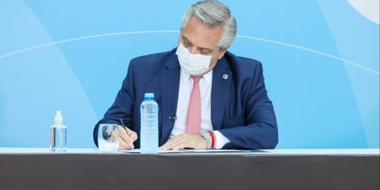 El presidente puso el gancho y así quedó el Proyecto de Ley Agroindustrial, que regirá en principio solo hasta 2025