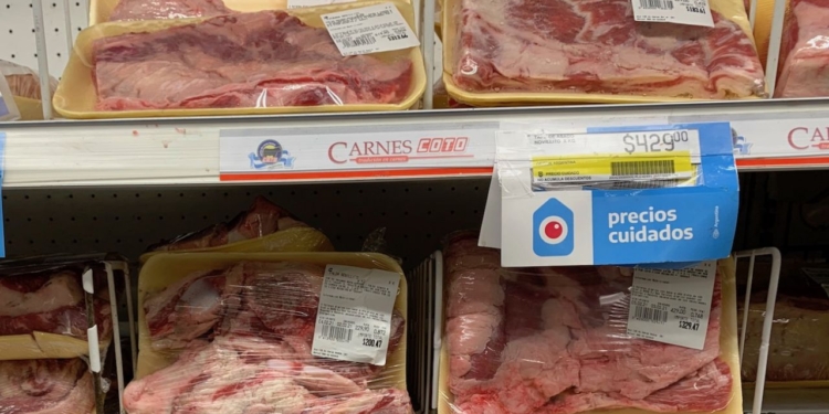 Educando a Roberto Feletti II: ¿Por qué subir las retenciones a la carne no “desacopla” nada y hasta metería más presión sobre los precios internos de ese alimento?