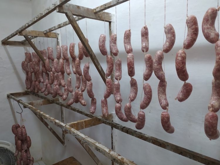 “Único e irrepetible”: Así es el Salame de Tandil contado por Juana Echezarreta, integrante de una familia de vascos que llevó esa receta del campo a la ciudad
