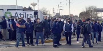 Atilra inició protestas en distintas sedes de SanCor para presionar a la cooperativa a aceptar el plan de salvataje