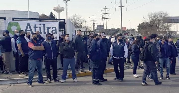 Atilra inició protestas en distintas sedes de SanCor para presionar a la cooperativa a aceptar el plan de salvataje