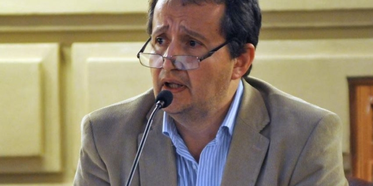 Hidrovía: Se concreta la “licitación corta” y para Carlos Del Frade el proceso es un retorno “a la matriz de los noventa”