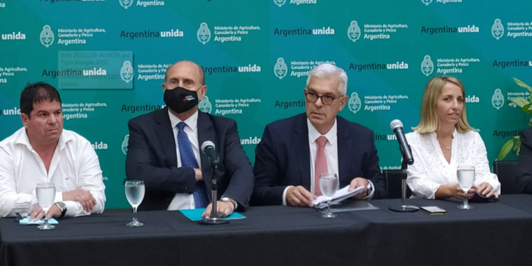 Cuestión de fe: Domínguez promete “apertura total” para las exportaciones de cortes de vaca y anuncia un “Plan GanAr” para los productores