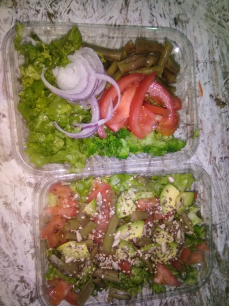 Las ensaladas de Alejandra tienen verduras que han decidido no viajar tanto y algas marinas recuperadas del olvido