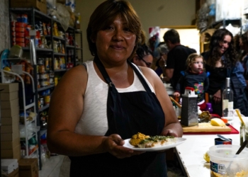 Las ensaladas de Alejandra tienen verduras que han decidido no viajar tanto y algas marinas recuperadas del olvido