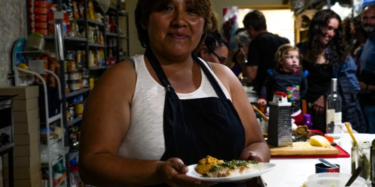 Las ensaladas de Alejandra tienen verduras que han decidido no viajar tanto y algas marinas recuperadas del olvido