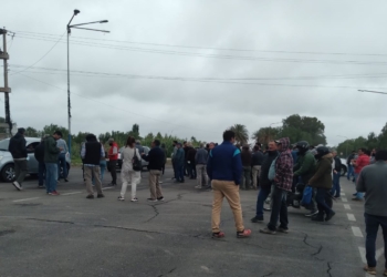 Corte por corte: Cortaron el agua para riego en San Juan y los productores protestaron cortando la ruta 40
