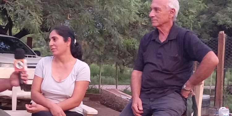 La madera y su tradición: Máxima y Jorge fabrican muebles que recuperan las antiguas costumbres de la época colonial en Santiago del Estero