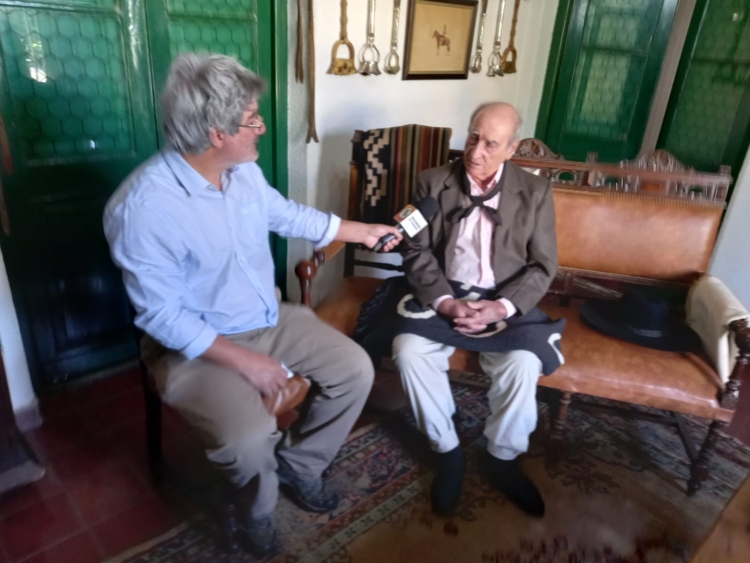 La Peña del Colorado: Un brindis por los que trabajan en este país, donde los políticos hacen siempre lo contrario