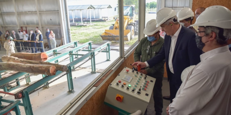 Dj JD (Julián Domínguez) comenzó a mezclar su nuevo hit para pasar el verano: “El Instituto de la Tierra”