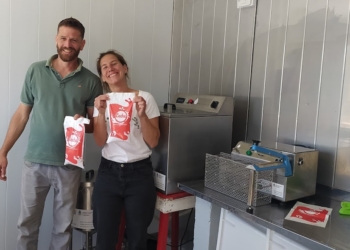 La ensachetadora del INTA se puso en acción: Una cooperativa de Punta Indio y Magdalena comenzó a pasteurizar la leche, la vende localmente y le paga el doble a los pequeños productores