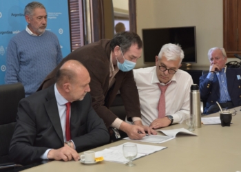 Presiones políticas y cerrojo informativo en el Ministerio de Agricultura para favorecer con una matrícula especial a una cooperativa de faena ligada con el gobierno