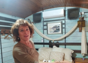 Turismo rural: Miriam Gattari se cansó del estrés de Buenos Aires y encontró en un campo con dos viejos vagones una nueva forma de vida