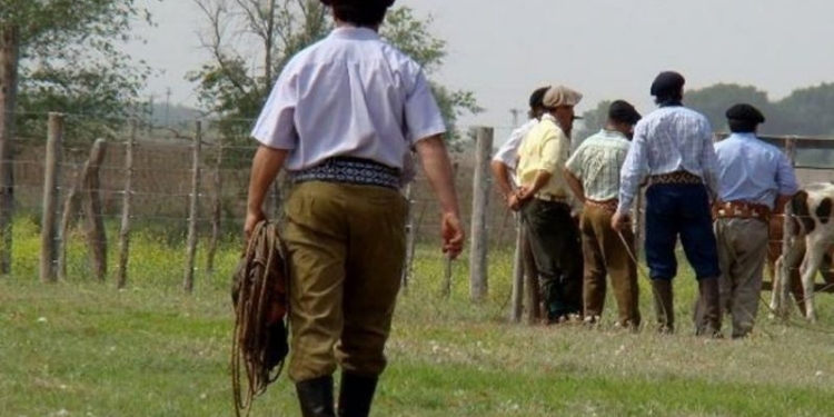 Mientras la UATRE festeja el bono de 20 mil pesos, las economías regionales critican… a un dirigente de las economías regionales