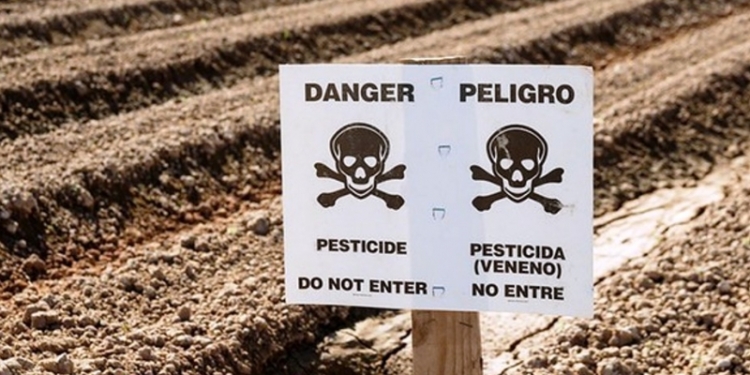 Guerra de consignas en torno a los agroquímicos: Al #BastadeVeneno de los artistas, la industria respondió con un #BastadeMiedos