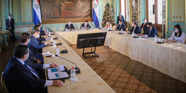 El presidente paraguayo lanzó un programa de ayuda para el campo ante el desastre agropecuario generado por la sequía